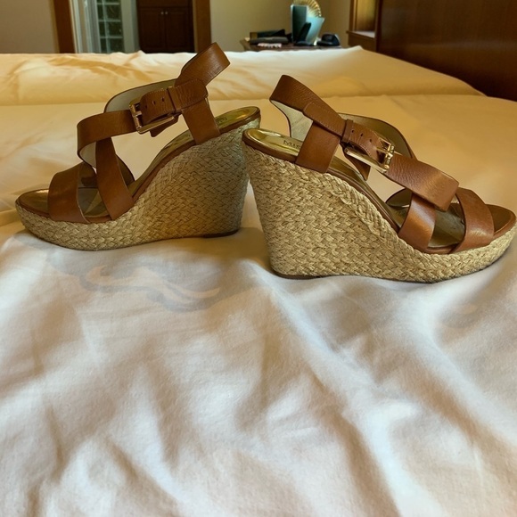 Micheal by Michael Kors Summer Wedges - Picture 4 of 12